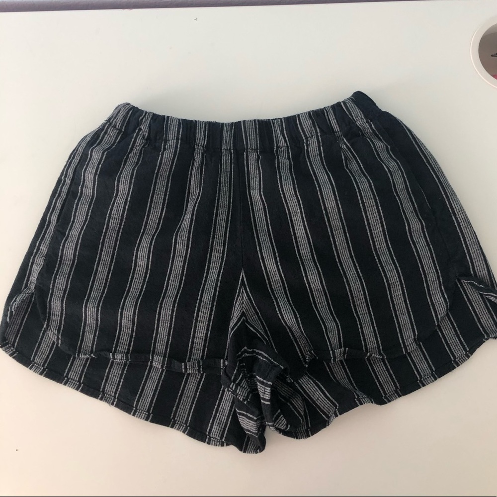 BRANDY MELVILLE SHORTS